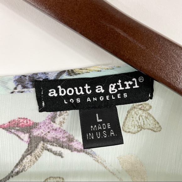 About A Girl Los Angeles Hummingbird Keyhole Back Empire Bodice Sheer Top - Picture 4 of 4